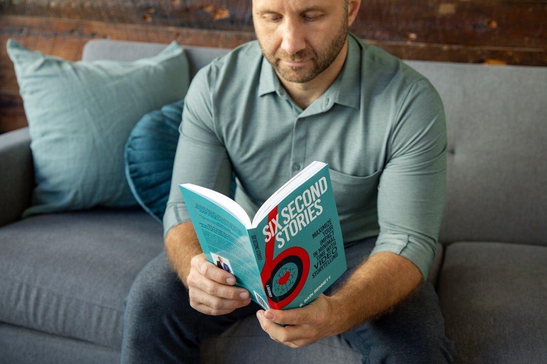 detective reading clues