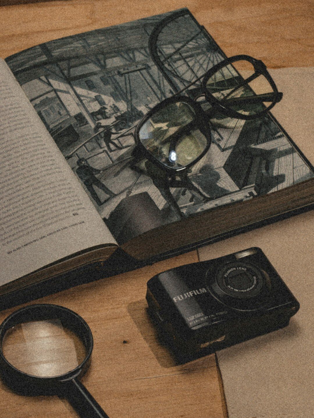 detective investigating